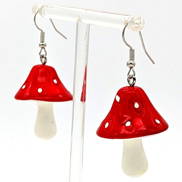 Queen's Qloset Jewelry - 💘 Mushroom Earrings 💘 Red & White